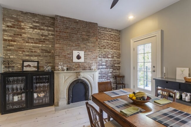 Building Photo - 154 Sussex St