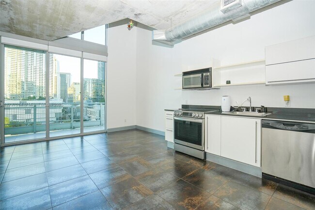 Primary Photo - 690 SW 1st Ct