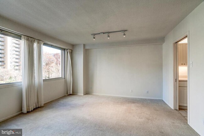 Building Photo - 4515 Willard Ave