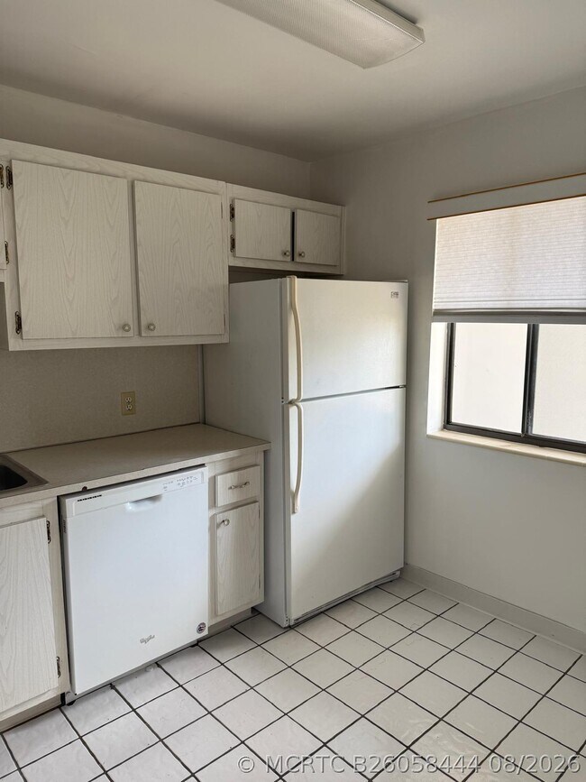Building Photo - 4465 Luxemburg Ct