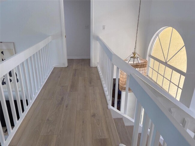 Building Photo - 4489 Oak View Dr