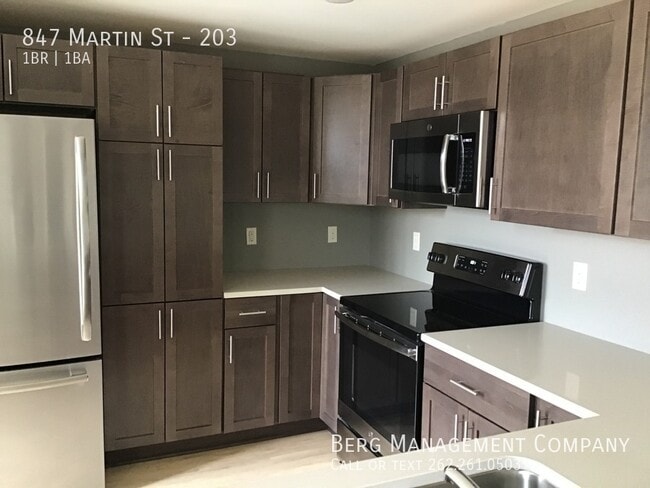 Building Photo - 847 Martin St