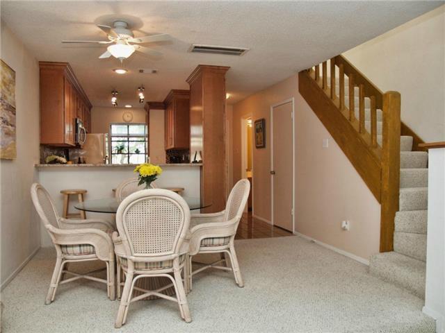 Building Photo - 7122 Wood Hollow Dr