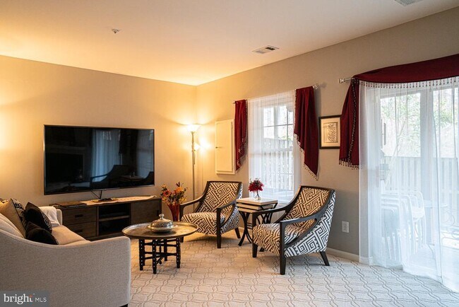 Building Photo - 4777 Thornbury Dr