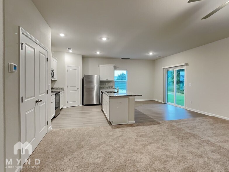 Building Photo - 40 Royal Mdw Dr