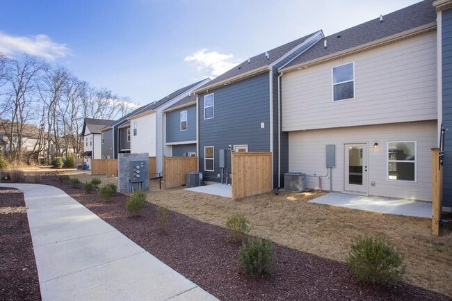 Building Photo - 505 Tappan Private Ln