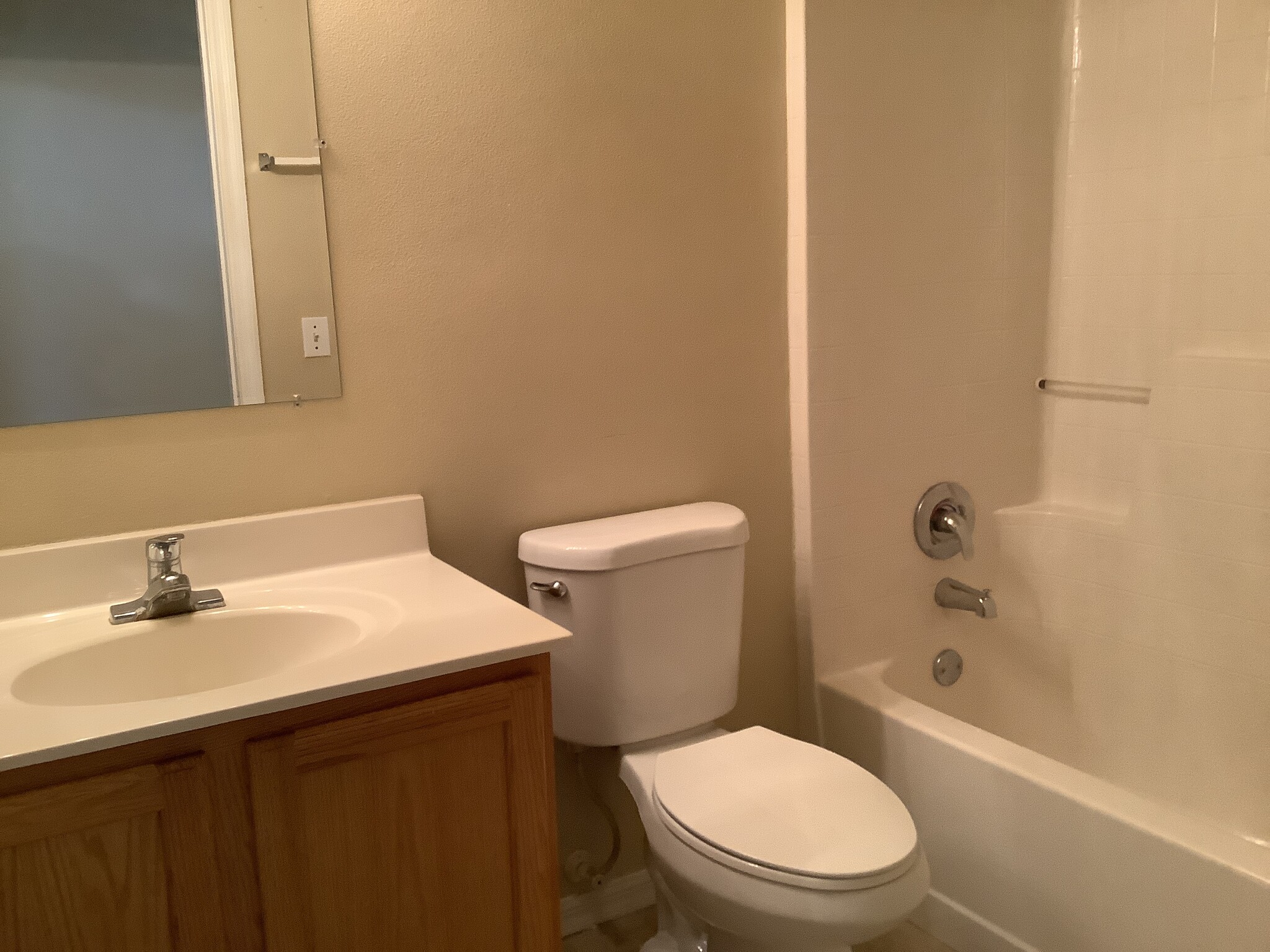 Building Photo - 5276 Mansford Pl