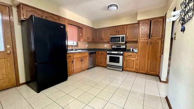 Building Photo - 15720 S 88th Ave