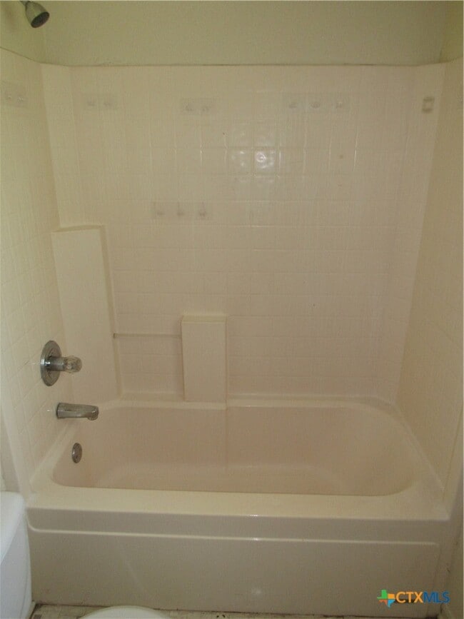 Building Photo - 3807 Hitchrock Dr