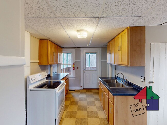 Building Photo - Save Big This Winter! 3BR Cottage – Heat Included!