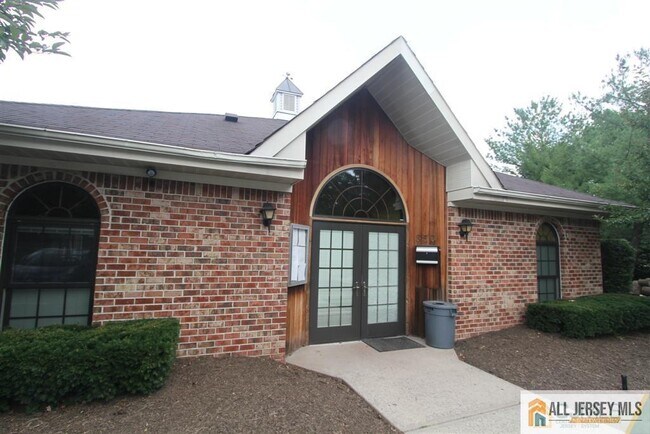 Building Photo - 388 Lancaster Ct