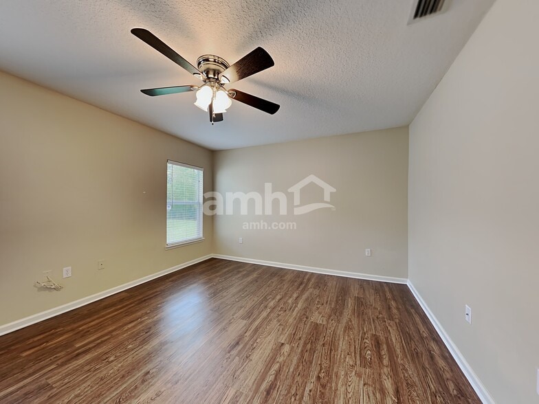 Building Photo - 6732 Gentle Oaks Dr