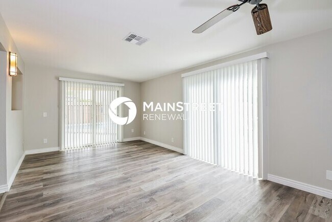 Building Photo - 4 Bedroom Pet-Friendly Home in Tucson, AZ with Main Street Renewal