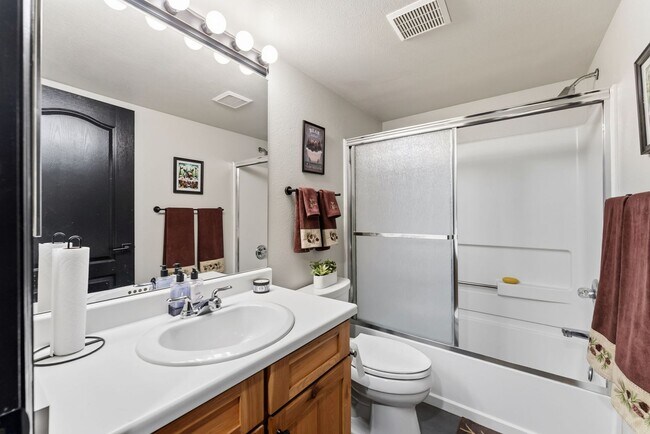Building Photo - Furnished 2BR/2BA Breckenridge Condo | Garage, Fireplace & Hot Tubs | Available Oct. 1