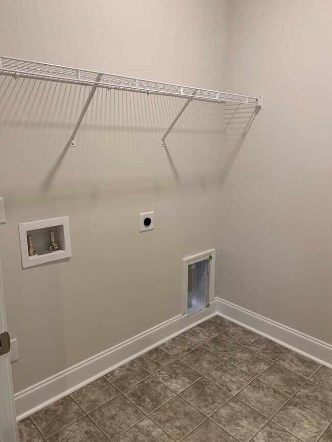 Building Photo - 2445 Bent Oak Rd