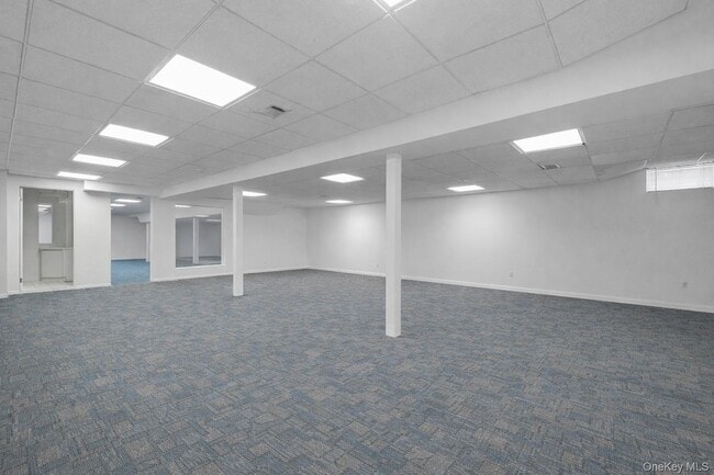 Building Photo - 90 Rodeo Dr