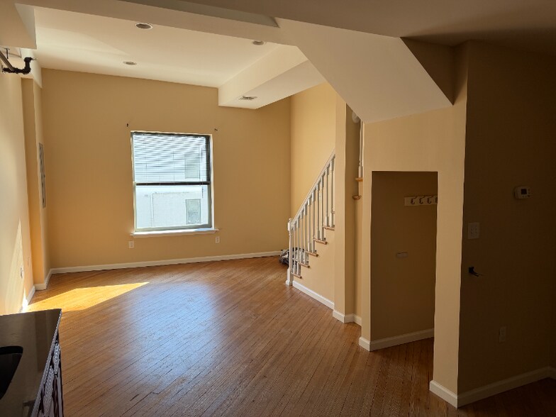 Building Photo - 56 S 3rd St