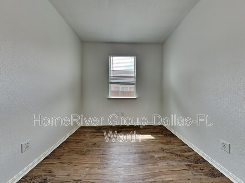 Building Photo - 11528 Henderson Dr