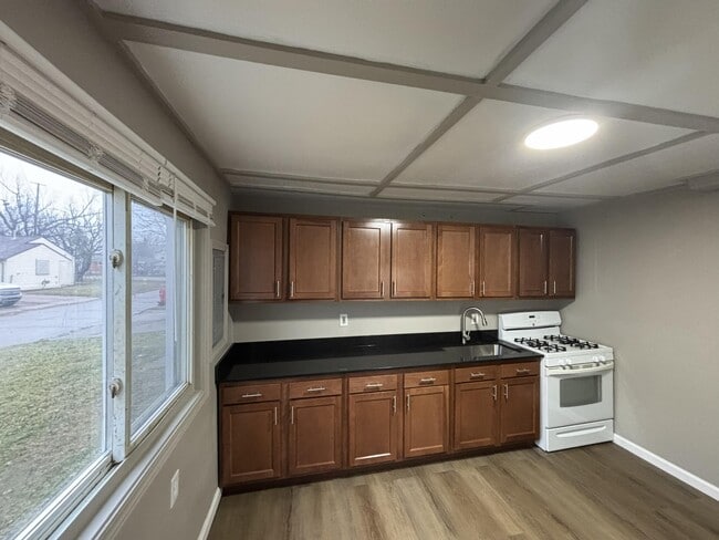 Building Photo - 31807 Tuscola Ct