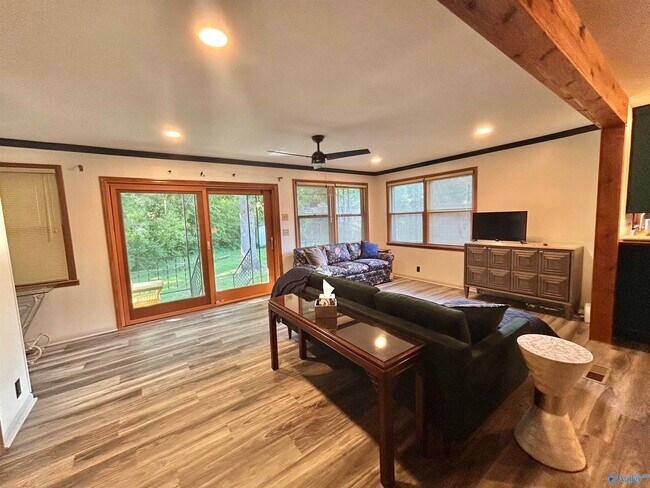 Building Photo - 7604 Teal Dr SW