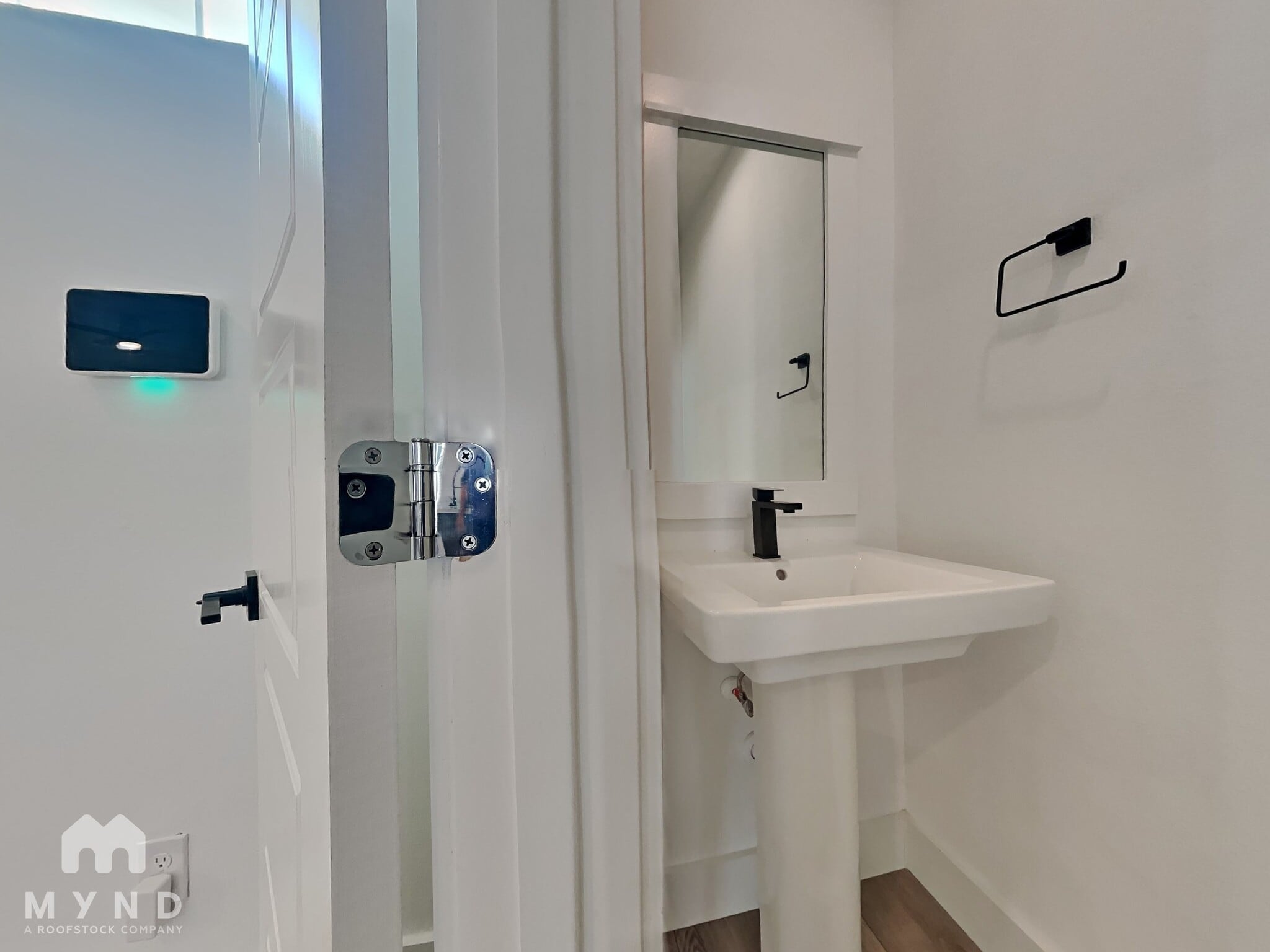 Building Photo - 2056 Johanna Dr