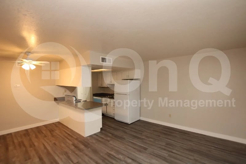 Building Photo - 3004 E Waltann Ln