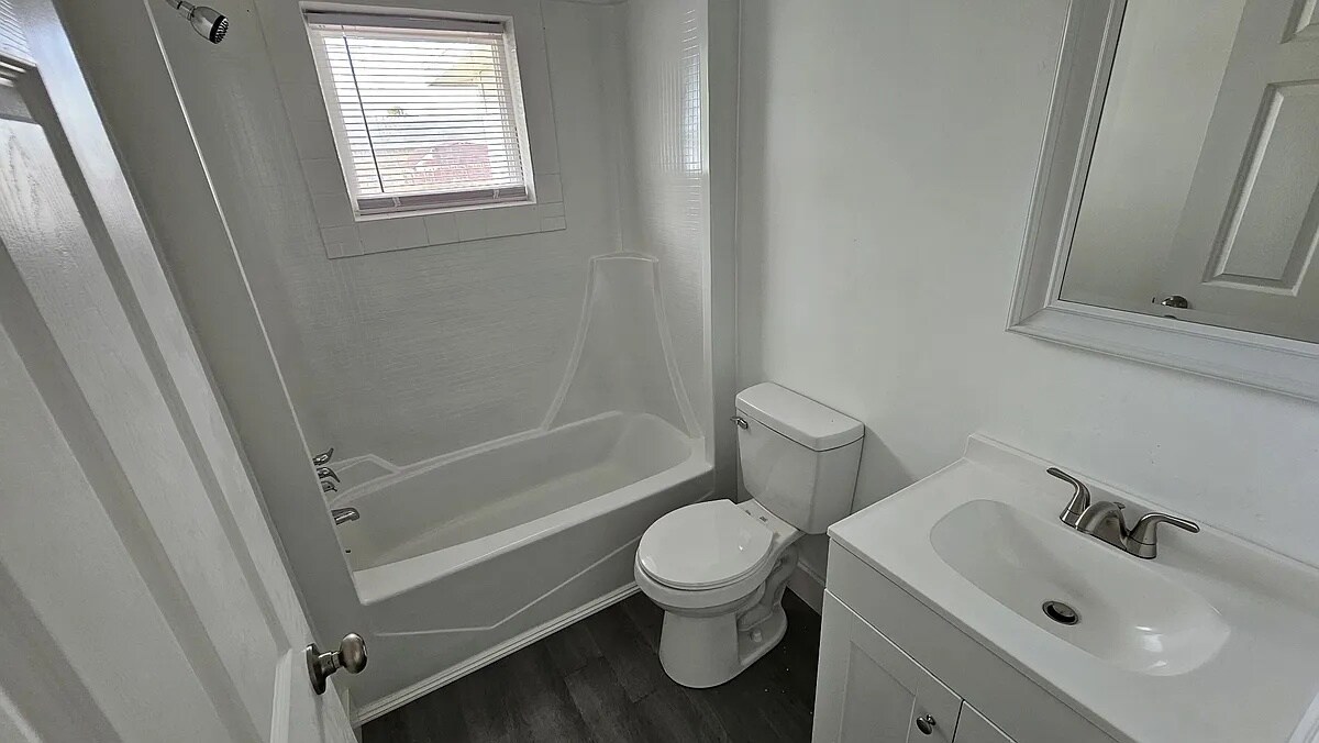 Building Photo - 6441 Woodland Ln