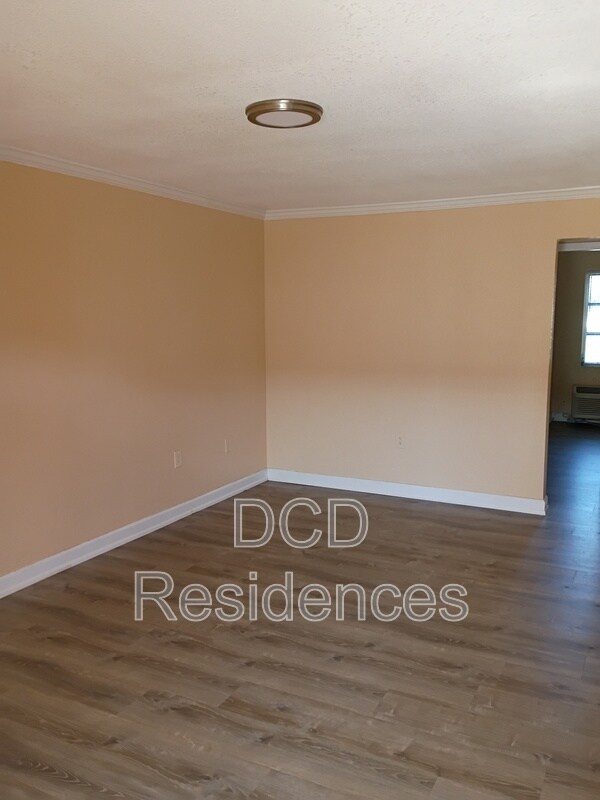 Building Photo - 1017 Griffin Rd