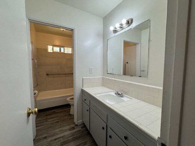 Building Photo - 309 Cordova Ln