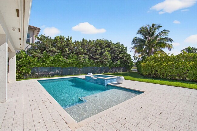 Building Photo - 19886 Meadowside Ln