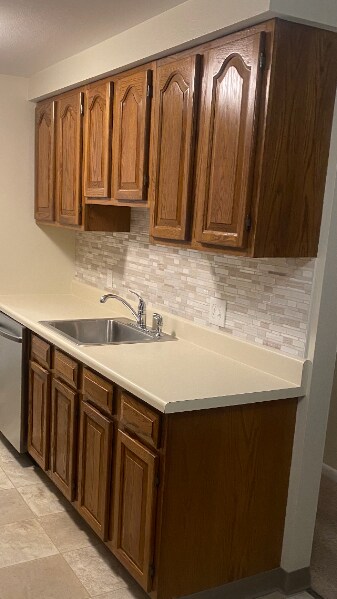 sink, dishwasher - 64 Watertree Dr