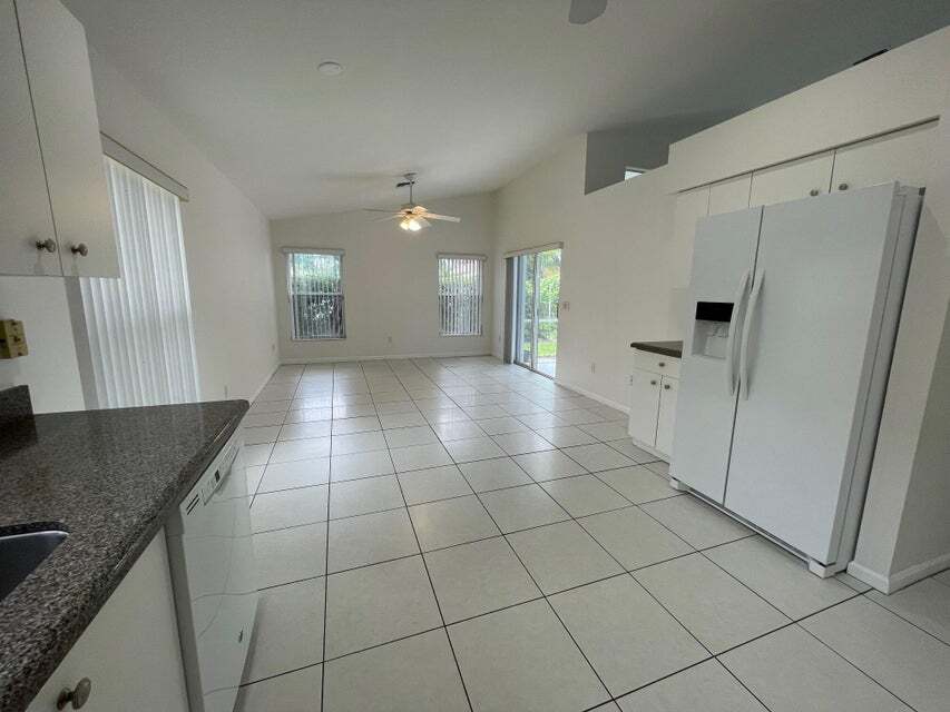 Building Photo - 22875 Barrister Dr