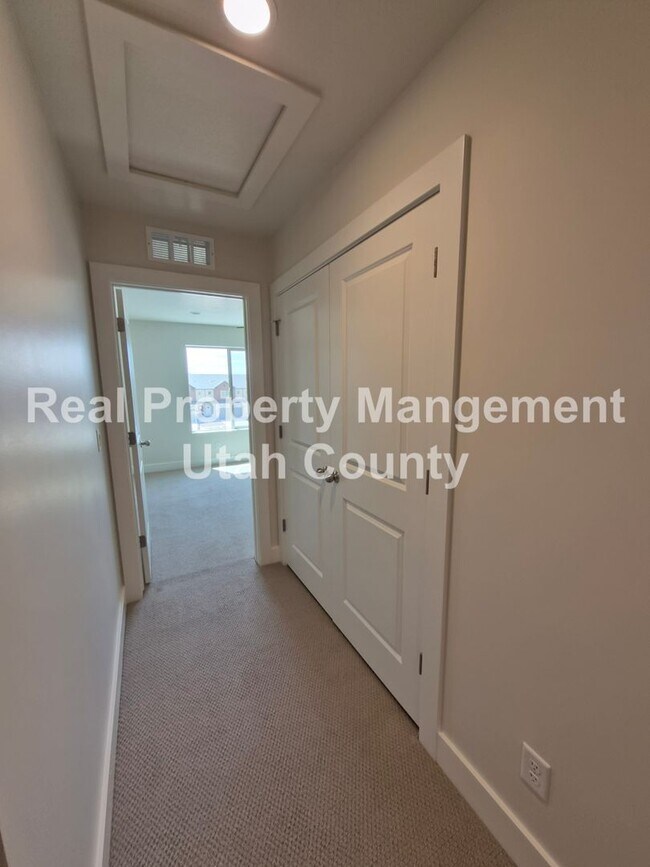 Building Photo - 2172 Cape Fox Way