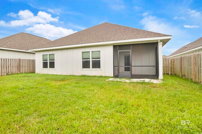 Building Photo - 390 Gemini St