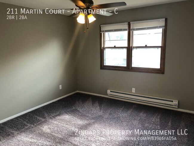 Building Photo - 211 Martin Ct