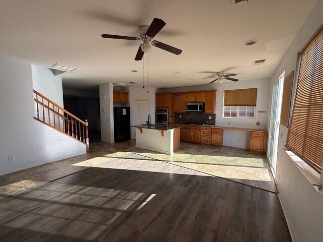 Building Photo - 5 Bedrooms 3 Baths! Resort Living at The Lakes Community in Menifee!