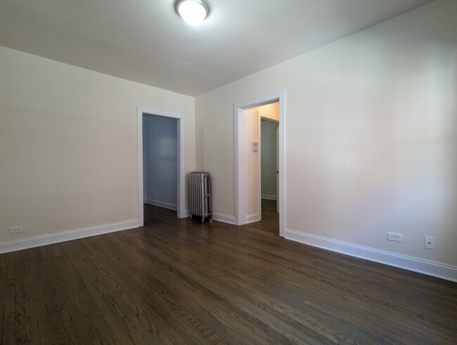 Building Photo - 2641 N Spaulding Ave