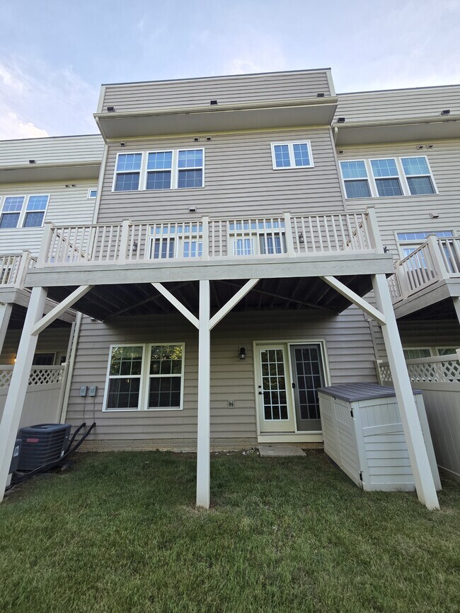 Building Photo - 5415 Stream Bank Ln