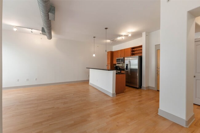 Building Photo - 1901 Post Oak Blvd