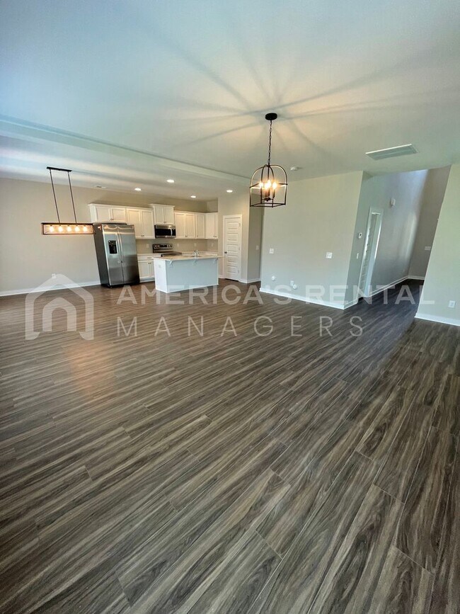 Building Photo - 298 Shiloh Creek Dr