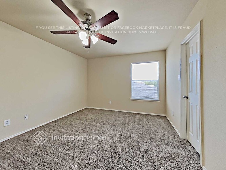 Building Photo - 1000 Pebblecreek Dr