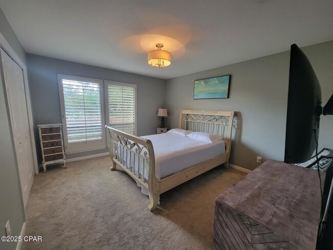 Building Photo - 633 Amberjack Dr
