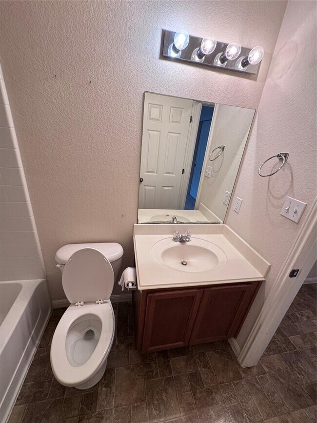 Building Photo - 11909 Timber Heights Dr