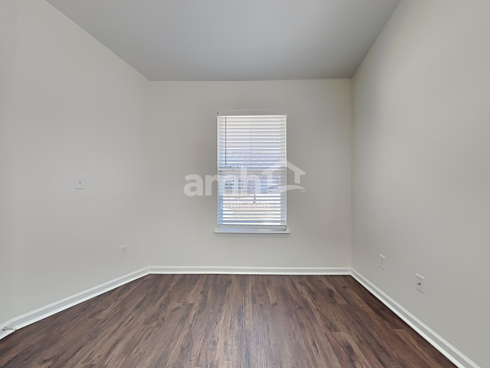Building Photo - 129 Charlesfort Way