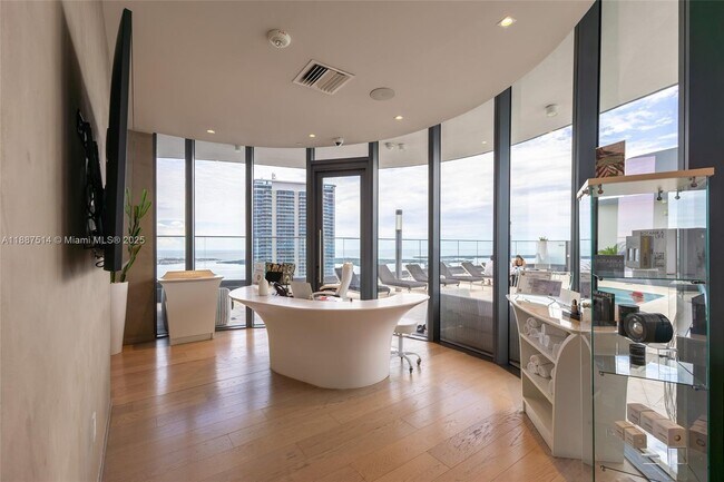Building Photo - 1000 Brickell Plaza