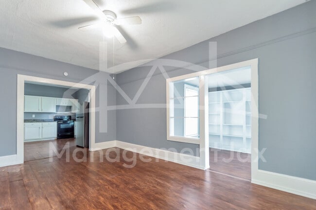 Building Photo - 2056 Moncrief Rd