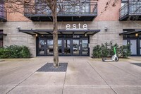 Building Photo - 2235 E 6th St