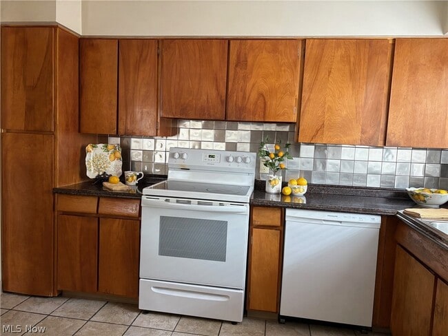 Building Photo - 1771 Tanglewood Dr