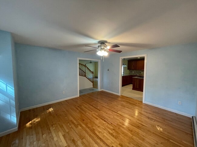 Building Photo - 3 Bed 2.5 Bath Home in Dover