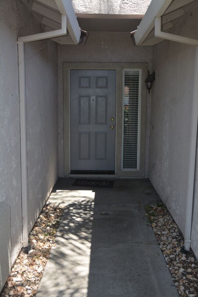 Building Photo - 5163 Tehachapi Way